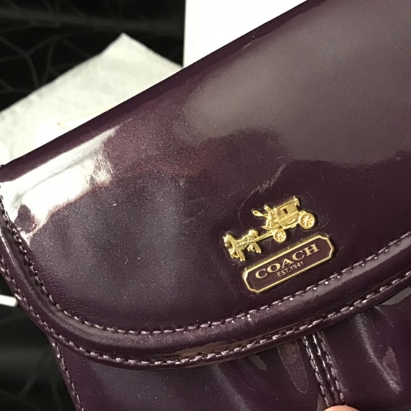 NWT Madeleine medium patent leather wallet with brass detail & zipper coin pouch - Picture 6 of 7